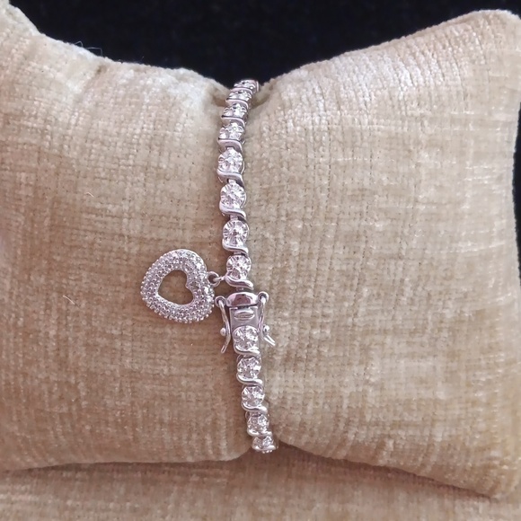 925 Silver Sparkling Tennis Bracelet with Heart Charm - Picture 2 of 10